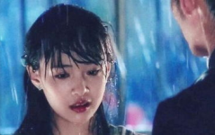 娱乐吃瓜酱奶奶淋雨,娱乐界的暖心瞬间