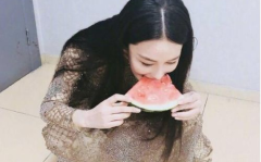 网红小雪吃瓜照片图片高清,高清美照曝光引网友热议