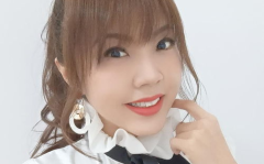 娱乐吃瓜壁纸图片可爱女,可爱女生娱乐吃瓜壁纸，带你领略青春活力